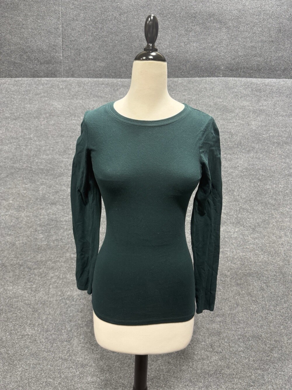 Bozzolo Womenâs Small Green Long Sleeve Stretch Crew Neck Basic Top Shirt